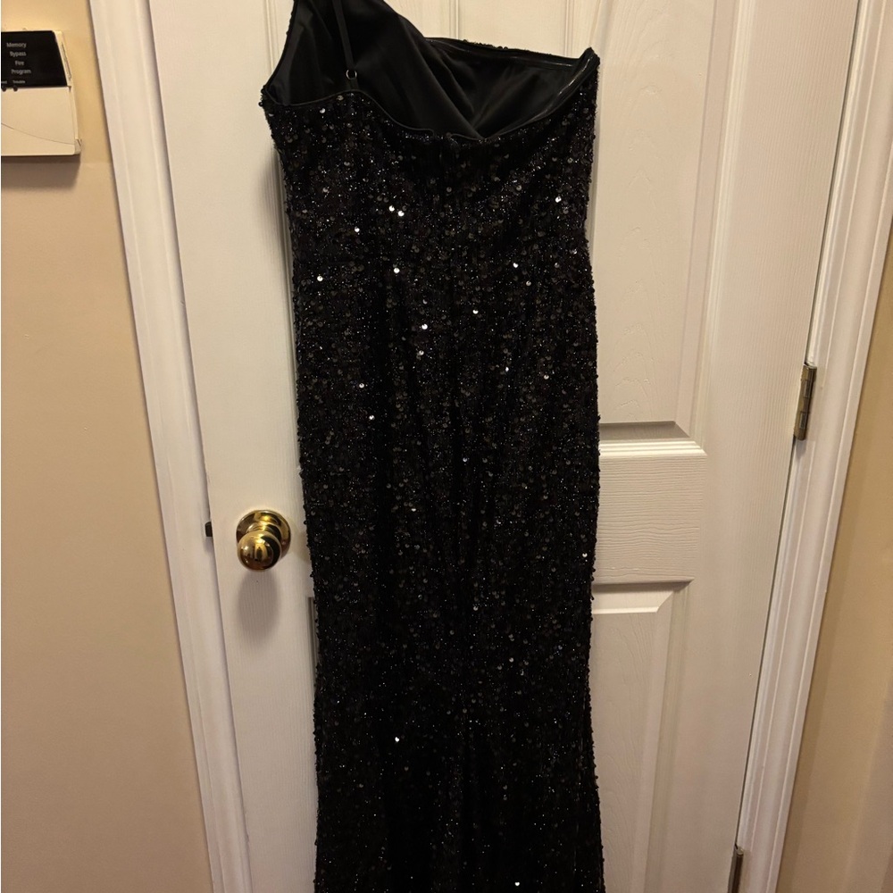 Elegant Black Sequin Evening Dress Thigh slit & Train Size Medium BNWOT - Picture 7 of 11